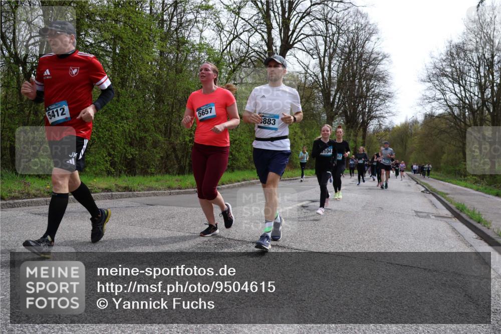 12.04.2026 - 45. Internationalen Wilhelmsburger Insellauf Yannick Fuchs http://msf.ph/oto/9504615 12.04.2026 12:53:45 Laufen 5412, 5657, 3883, 104 meine-sportfotos.de