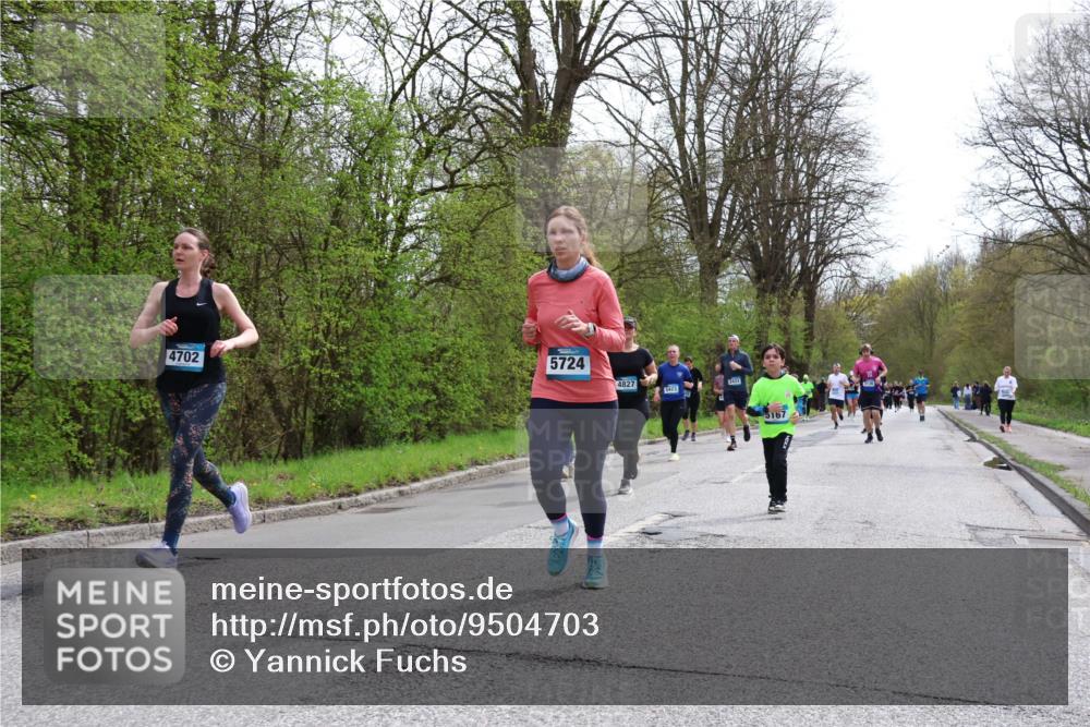 12.04.2026 - 45. Internationalen Wilhelmsburger Insellauf Yannick Fuchs http://msf.ph/oto/9504703 12.04.2026 12:54:02 Laufen 4702, 5724, 4827, 2433, 5423 meine-sportfotos.de