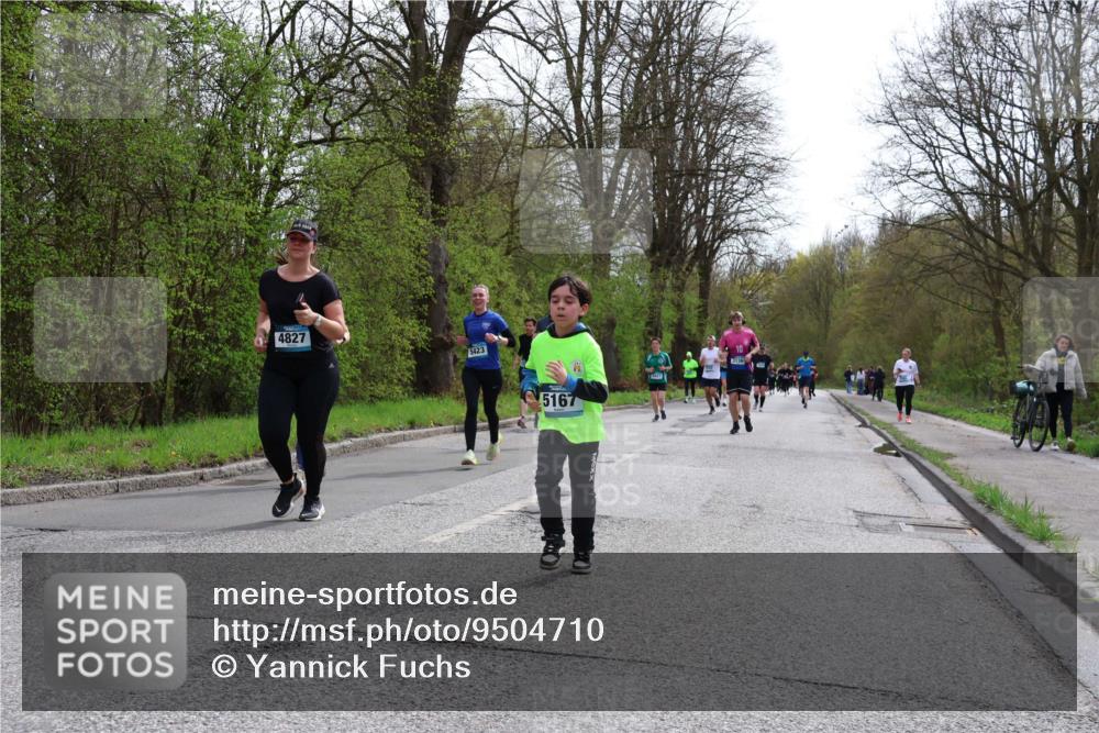 12.04.2026 - 45. Internationalen Wilhelmsburger Insellauf Yannick Fuchs http://msf.ph/oto/9504710 12.04.2026 12:54:03 Laufen 4827, 5423, 5167, 3136 meine-sportfotos.de
