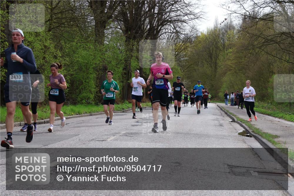 12.04.2026 - 45. Internationalen Wilhelmsburger Insellauf Yannick Fuchs http://msf.ph/oto/9504717 12.04.2026 12:54:05 Laufen 2433, 4354, 5427, 5752, 3136, 3934 meine-sportfotos.de