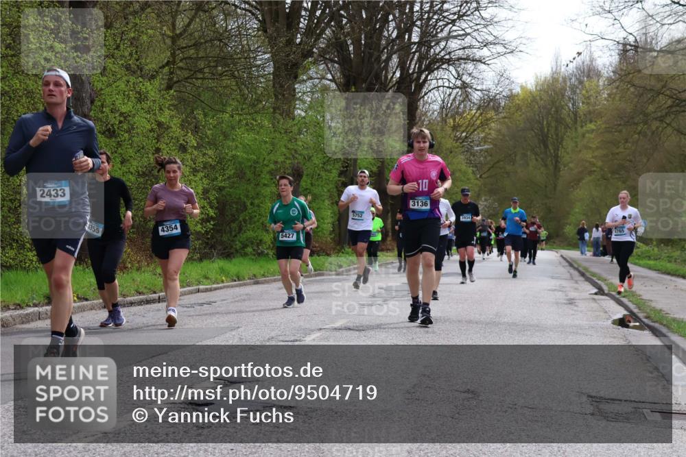 12.04.2026 - 45. Internationalen Wilhelmsburger Insellauf Yannick Fuchs http://msf.ph/oto/9504719 12.04.2026 12:54:05 Laufen 2433, 355, 4354, 5427, 10, 5752, 3136, 3934, 4765 meine-sportfotos.de