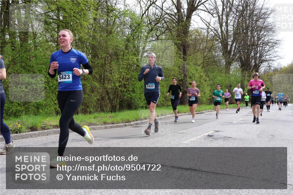 12.04.2026 - 45. Internationalen Wilhelmsburger Insellauf Yannick Fuchs http://msf.ph/oto/9504722 12.04.2026 12:54:06 Laufen 5423, 2433, 4354, 5427, 10, 3136 meine-sportfotos.de