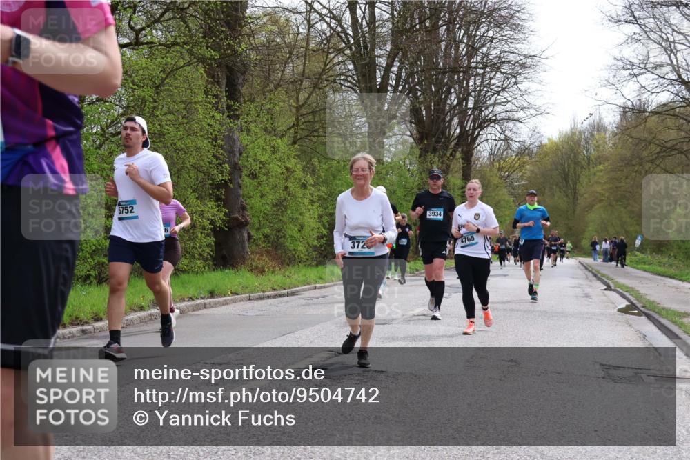 12.04.2026 - 45. Internationalen Wilhelmsburger Insellauf Yannick Fuchs http://msf.ph/oto/9504742 12.04.2026 12:54:10 Laufen 5752, 372, 3934, 4765 meine-sportfotos.de