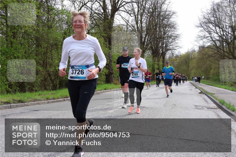 12.04.2026 - 45. Internationalen Wilhelmsburger Insellauf Yannick Fuchs http://msf.ph/oto/9504753 12.04.2026 12:54:12 Laufen 3726, 3934, 4765 meine-sportfotos.de