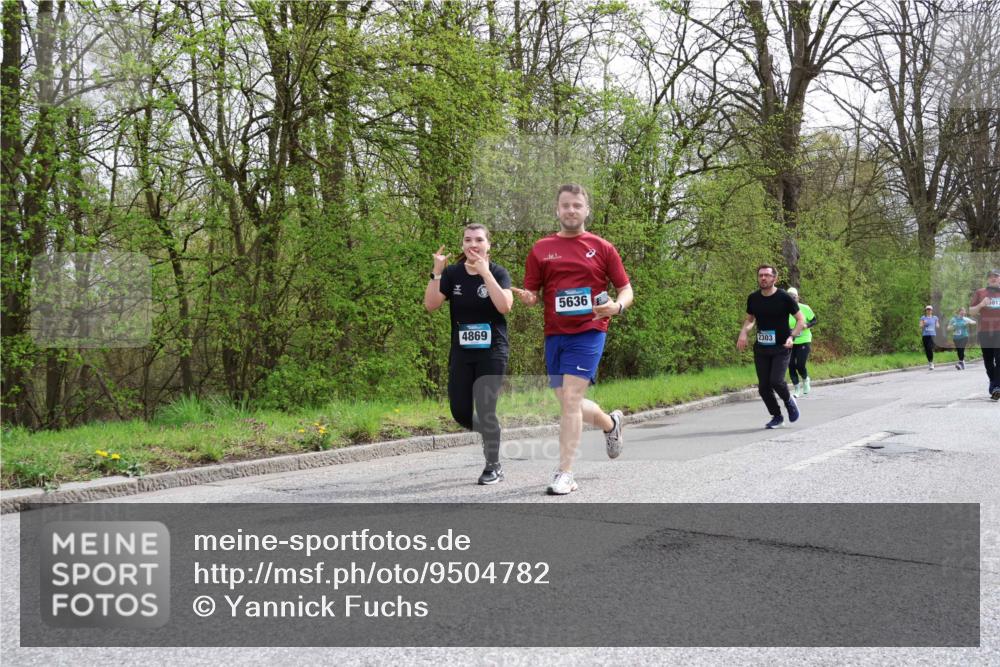 12.04.2026 - 45. Internationalen Wilhelmsburger Insellauf Yannick Fuchs http://msf.ph/oto/9504782 12.04.2026 12:54:18 Laufen 4869, 5636, 2303, 3817 meine-sportfotos.de