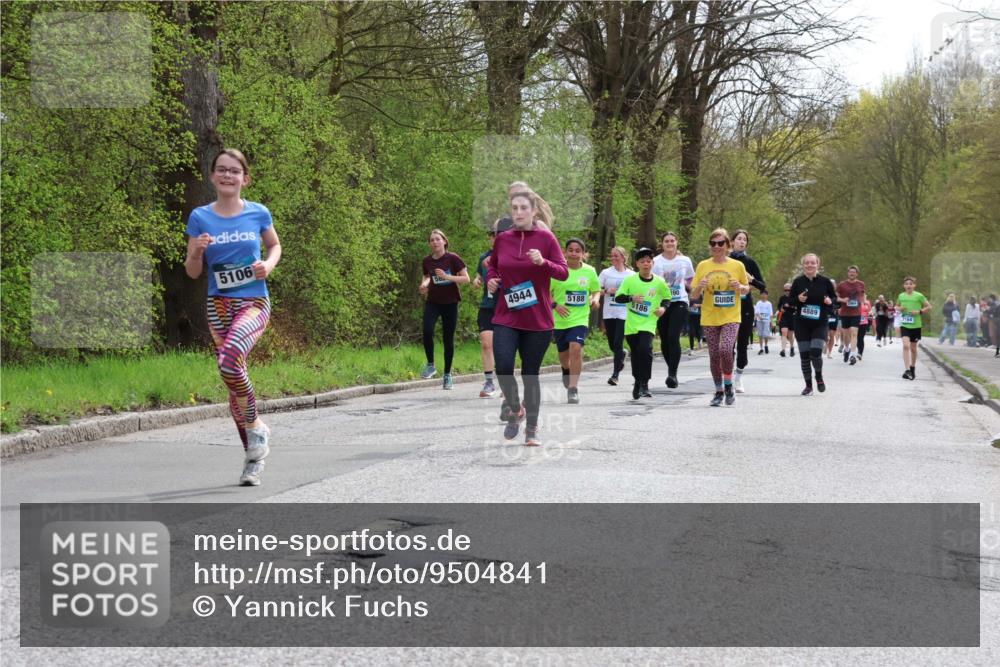 12.04.2026 - 45. Internationalen Wilhelmsburger Insellauf Yannick Fuchs http://msf.ph/oto/9504841 12.04.2026 12:54:29 Laufen 5106, 4944, 190, 5188, 5186, 4889, 3164 meine-sportfotos.de