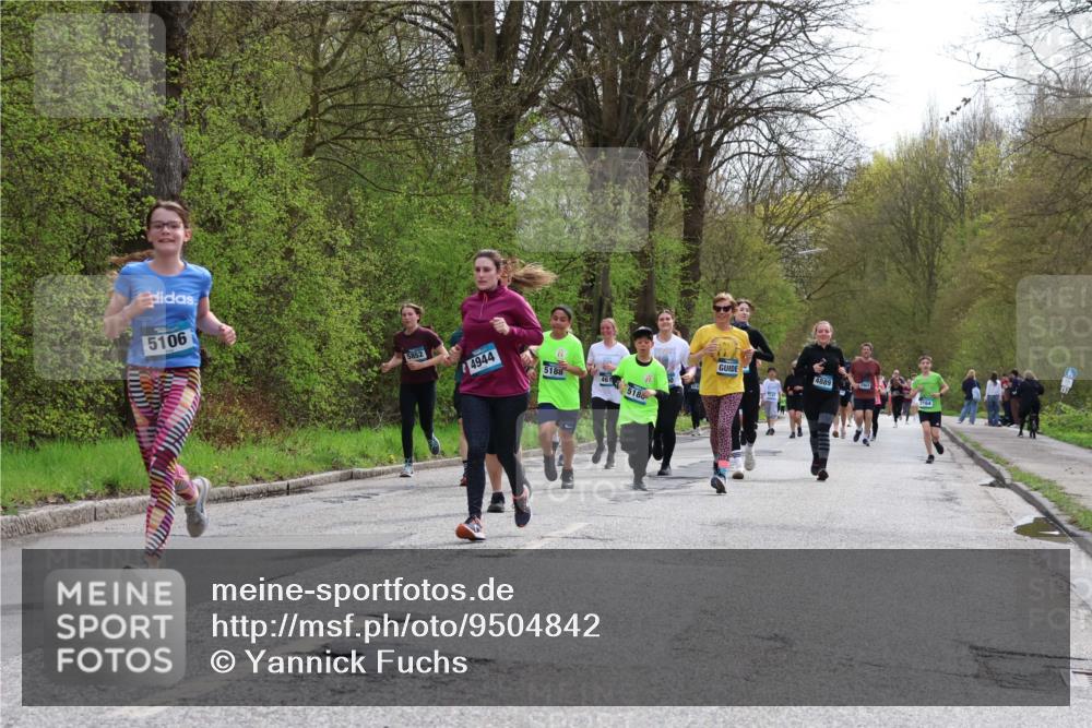 12.04.2026 - 45. Internationalen Wilhelmsburger Insellauf Yannick Fuchs http://msf.ph/oto/9504842 12.04.2026 12:54:29 Laufen 5106, 4944, 5188, 461, 5186, 4889, 3164 meine-sportfotos.de