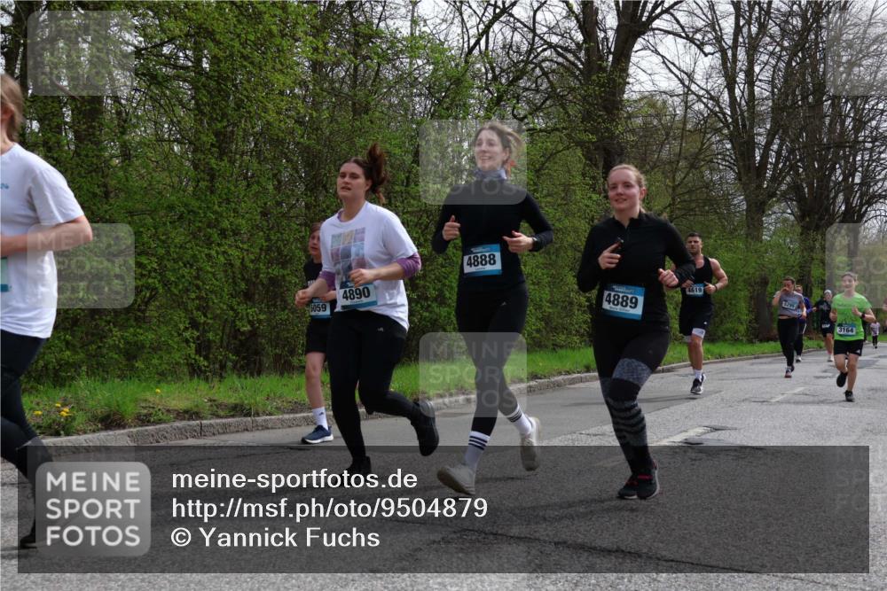 12.04.2026 - 45. Internationalen Wilhelmsburger Insellauf Yannick Fuchs http://msf.ph/oto/9504879 12.04.2026 12:54:36 Laufen 5059, 4890, 4888, 4619, 4889, 5295, 3164 meine-sportfotos.de