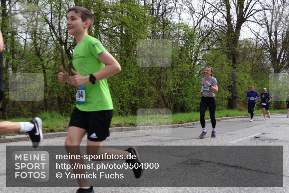 12.04.2026 - 45. Internationalen Wilhelmsburger Insellauf Yannick Fuchs http://msf.ph/oto/9504900 12.04.2026 12:54:40 Laufen 264, 5295, 5414 meine-sportfotos.de