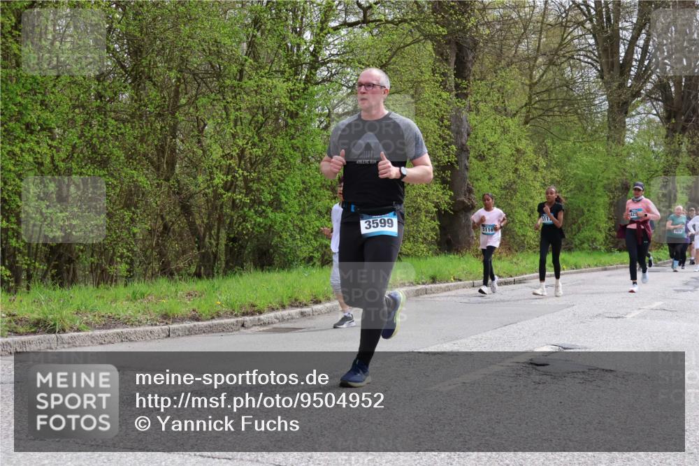 12.04.2026 - 45. Internationalen Wilhelmsburger Insellauf Yannick Fuchs http://msf.ph/oto/9504952 12.04.2026 12:54:53 Laufen 3599, 5116, 511, 425 meine-sportfotos.de