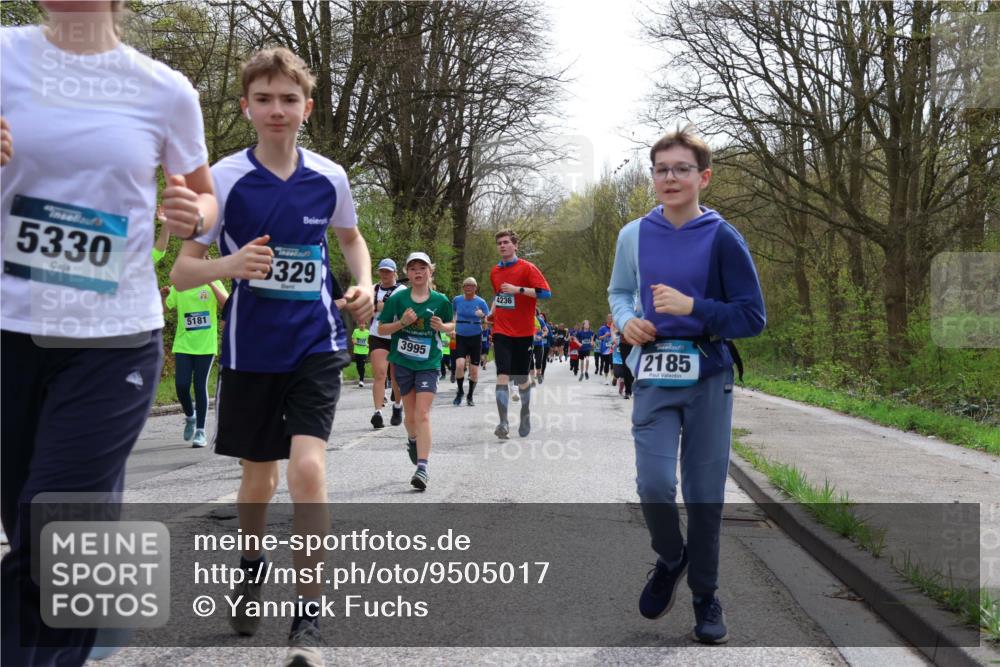 12.04.2026 - 45. Internationalen Wilhelmsburger Insellauf Yannick Fuchs http://msf.ph/oto/9505017 12.04.2026 12:55:09 Laufen 5330, 5181, 329, 3995, 4236, 2185 meine-sportfotos.de