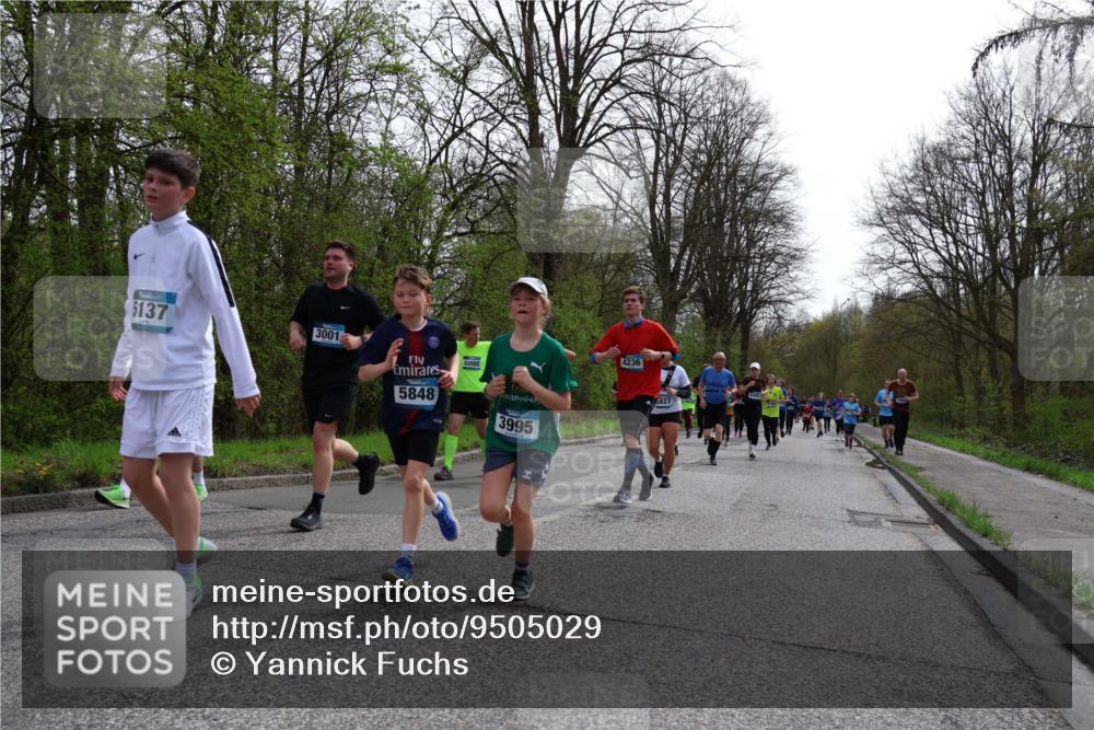 12.04.2026 - 45. Internationalen Wilhelmsburger Insellauf Yannick Fuchs http://msf.ph/oto/9505029 12.04.2026 12:55:11 Laufen 5137, 3001, 5848, 3995, 4236, 5827 meine-sportfotos.de