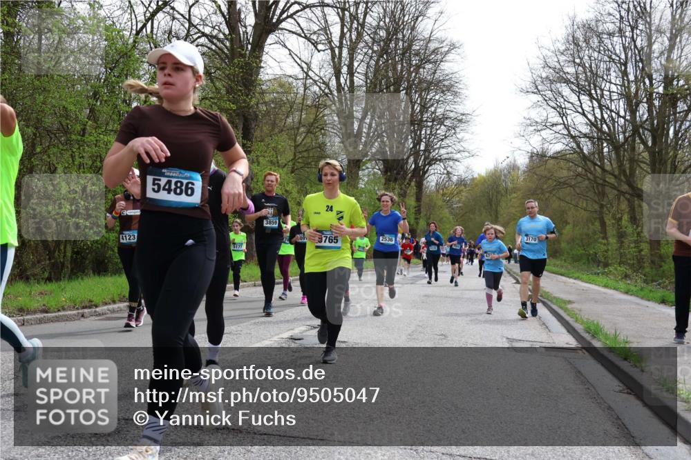12.04.2026 - 45. Internationalen Wilhelmsburger Insellauf Yannick Fuchs http://msf.ph/oto/9505047 12.04.2026 12:55:15 Laufen 5486, 4123, 5177, 3859, 24, 765, 3170, 2536 meine-sportfotos.de