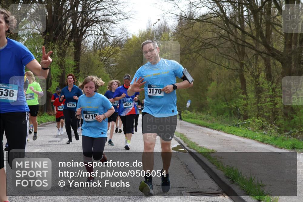 12.04.2026 - 45. Internationalen Wilhelmsburger Insellauf Yannick Fuchs http://msf.ph/oto/9505054 12.04.2026 12:55:17 Laufen 536, 554, 4235, 4854, 5061, 4719, 3170 meine-sportfotos.de