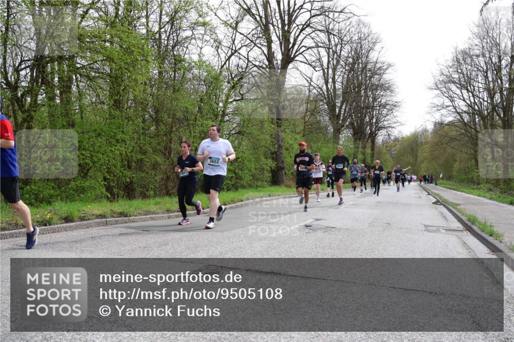 12.04.2026 - 45. Internationalen Wilhelmsburger Insellauf Yannick Fuchs http://msf.ph/oto/9505108 12.04.2026 12:55:28 Laufen 3652 meine-sportfotos.de