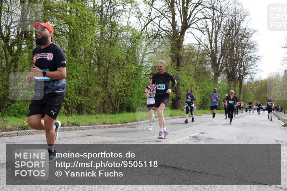 12.04.2026 - 45. Internationalen Wilhelmsburger Insellauf Yannick Fuchs http://msf.ph/oto/9505118 12.04.2026 12:55:30 Laufen 5719, 3804, 1862, 4114 meine-sportfotos.de