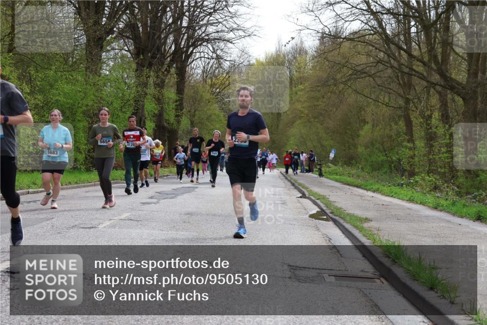 12.04.2026 - 45. Internationalen Wilhelmsburger Insellauf Yannick Fuchs http://msf.ph/oto/9505130 12.04.2026 12:55:33 Laufen 5683, 5652, 412, 1650, 2009, 3489, 25 meine-sportfotos.de
