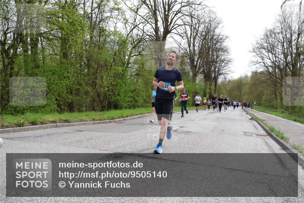 12.04.2026 - 45. Internationalen Wilhelmsburger Insellauf Yannick Fuchs http://msf.ph/oto/9505140 12.04.2026 12:55:35 Laufen 35 meine-sportfotos.de
