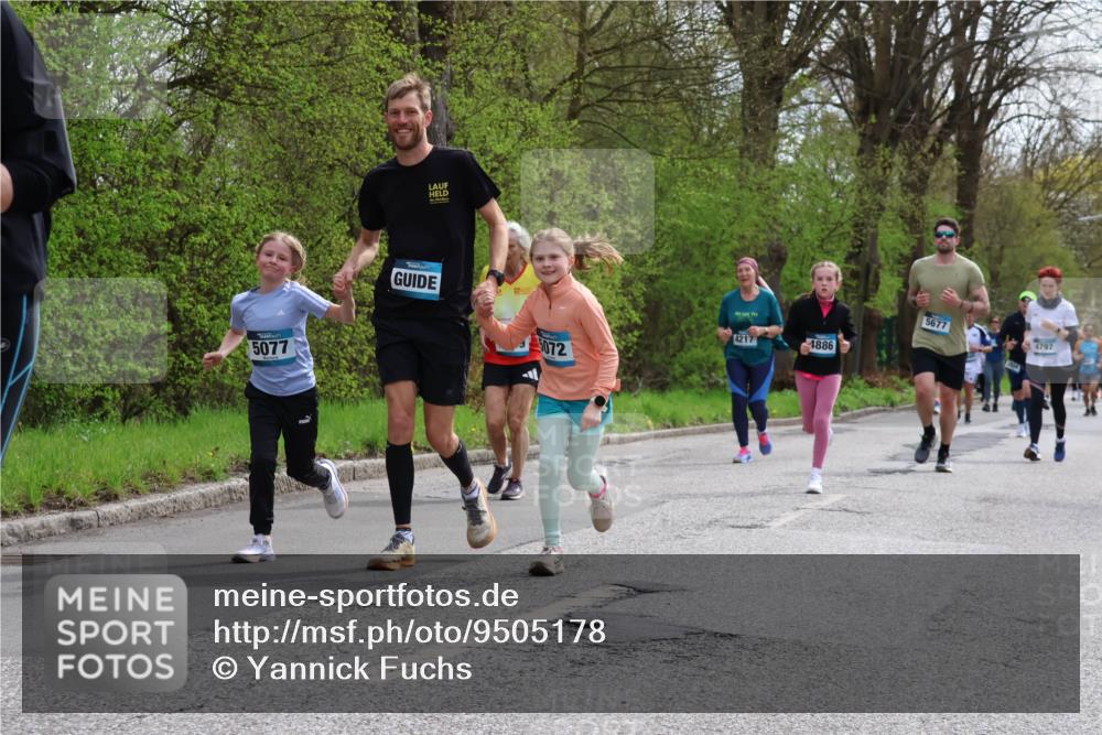 12.04.2026 - 45. Internationalen Wilhelmsburger Insellauf Yannick Fuchs http://msf.ph/oto/9505178 12.04.2026 12:55:44 Laufen 5077, 4217, 4886, 5072, 5677, 4797 meine-sportfotos.de