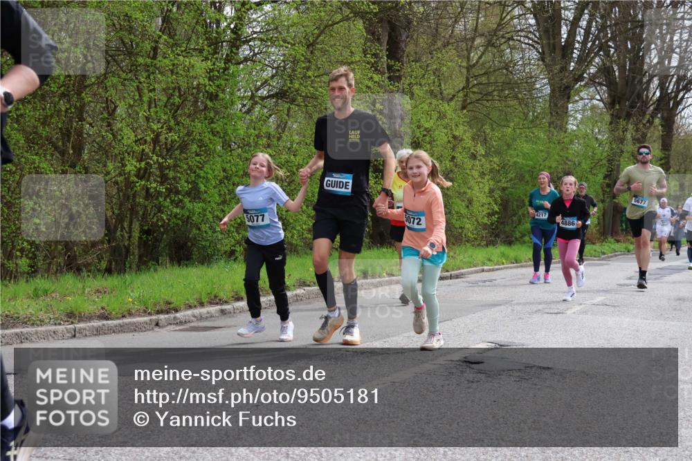 12.04.2026 - 45. Internationalen Wilhelmsburger Insellauf Yannick Fuchs http://msf.ph/oto/9505181 12.04.2026 12:55:44 Laufen 5077, 4217, 5072, 4886, 5677 meine-sportfotos.de