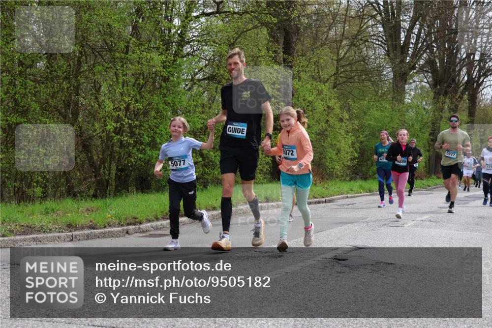 12.04.2026 - 45. Internationalen Wilhelmsburger Insellauf Yannick Fuchs http://msf.ph/oto/9505182 12.04.2026 12:55:44 Laufen 5077, 5072, 4217, 4886, 5677, 479 meine-sportfotos.de