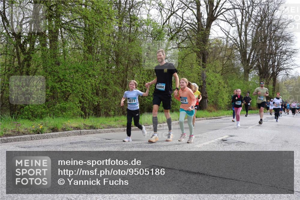 12.04.2026 - 45. Internationalen Wilhelmsburger Insellauf Yannick Fuchs http://msf.ph/oto/9505186 12.04.2026 12:55:45 Laufen 5077, 5072, 4886, 5677 meine-sportfotos.de