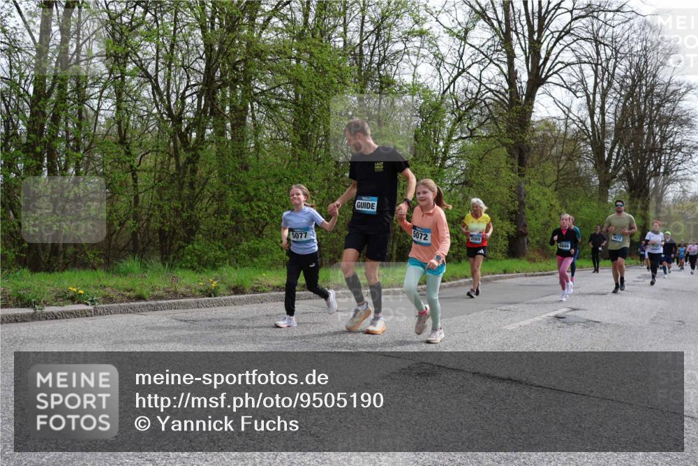 12.04.2026 - 45. Internationalen Wilhelmsburger Insellauf Yannick Fuchs http://msf.ph/oto/9505190 12.04.2026 12:55:46 Laufen 5077, 4886, 5072, 2089, 5677 meine-sportfotos.de