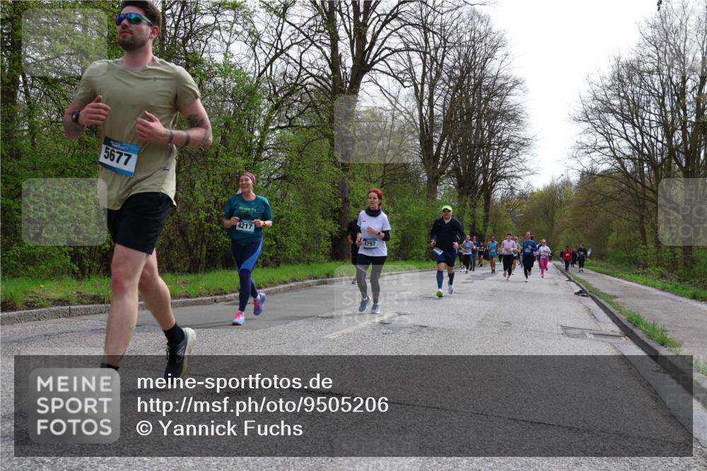 12.04.2026 - 45. Internationalen Wilhelmsburger Insellauf Yannick Fuchs http://msf.ph/oto/9505206 12.04.2026 12:55:49 Laufen 5677, 4217, 4797 meine-sportfotos.de