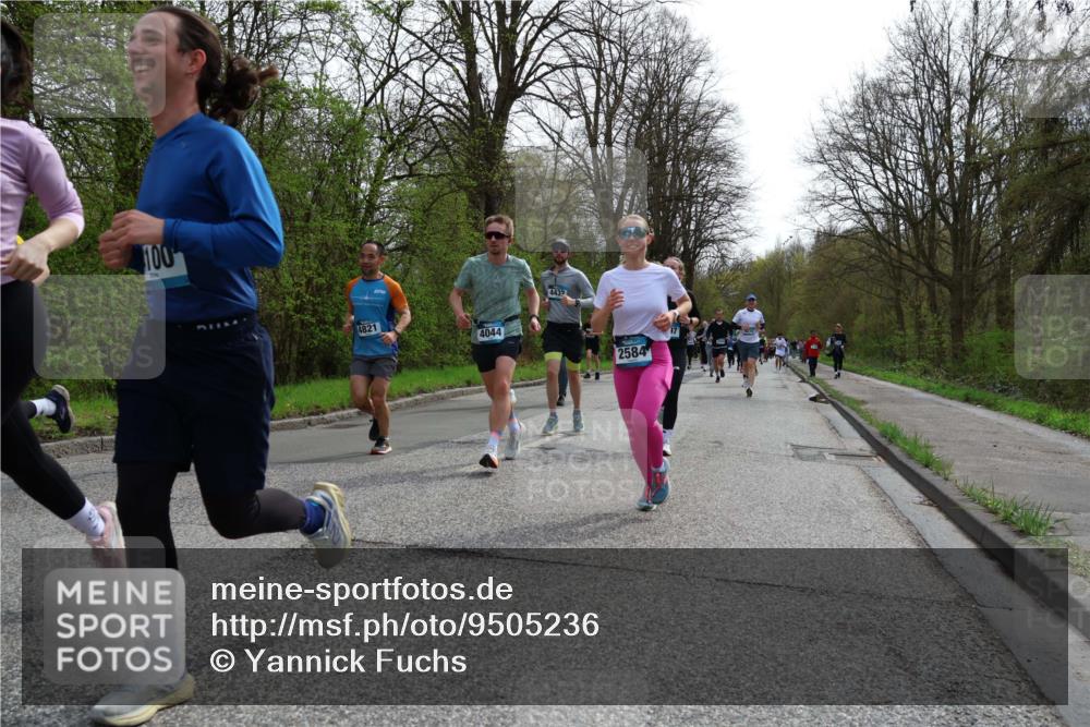 12.04.2026 - 45. Internationalen Wilhelmsburger Insellauf Yannick Fuchs http://msf.ph/oto/9505236 12.04.2026 12:55:56 Laufen 100, 4821, 4044, 4432, 2584 meine-sportfotos.de