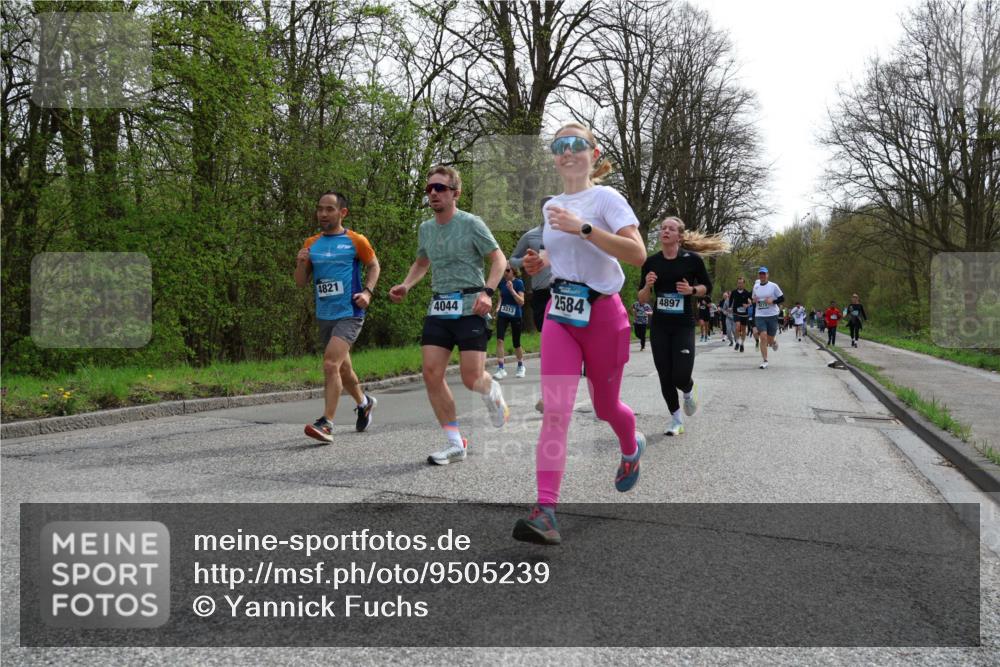 12.04.2026 - 45. Internationalen Wilhelmsburger Insellauf Yannick Fuchs http://msf.ph/oto/9505239 12.04.2026 12:55:57 Laufen 4821, 4044, 3313, 2584, 4897 meine-sportfotos.de