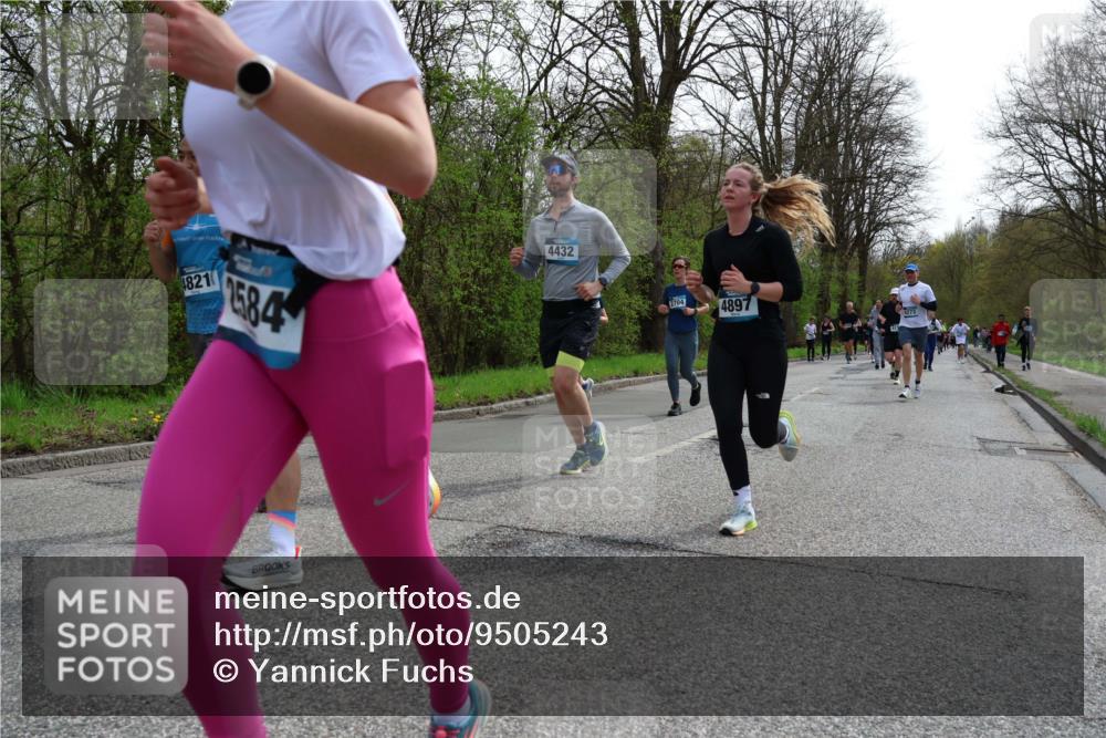 12.04.2026 - 45. Internationalen Wilhelmsburger Insellauf Yannick Fuchs http://msf.ph/oto/9505243 12.04.2026 12:55:57 Laufen 821, 2584, 4432, 2704, 4897, 4273 meine-sportfotos.de