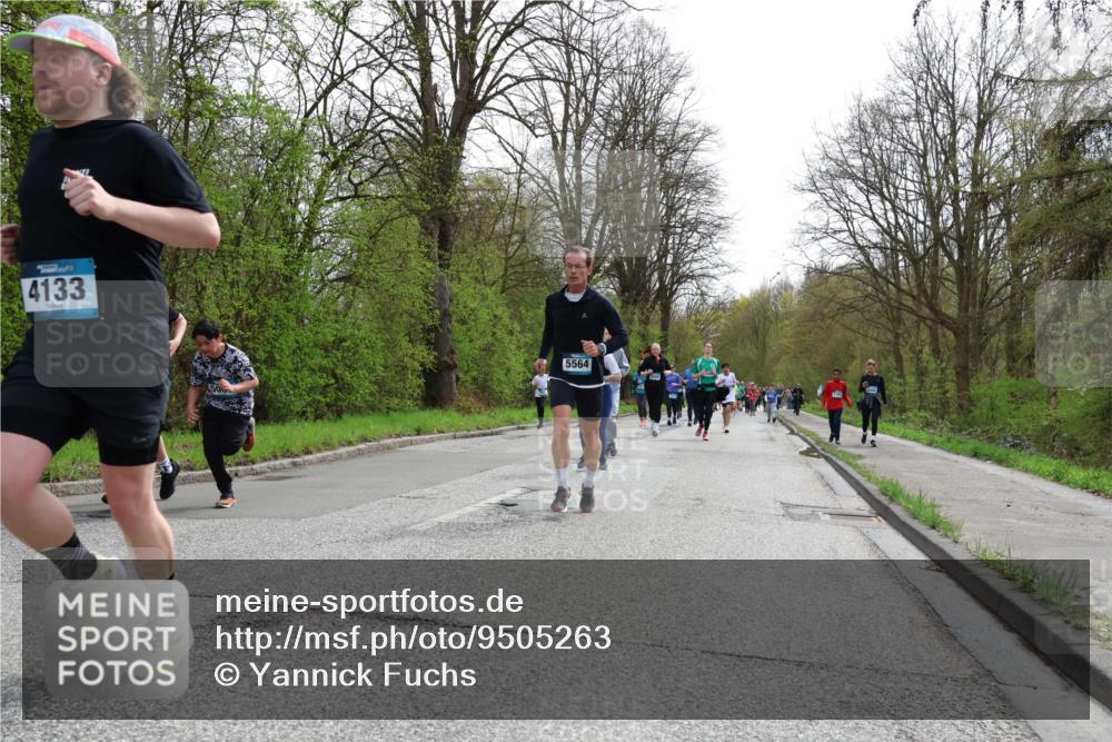 12.04.2026 - 45. Internationalen Wilhelmsburger Insellauf Yannick Fuchs http://msf.ph/oto/9505263 12.04.2026 12:56:02 Laufen 4133, 506, 5564 meine-sportfotos.de