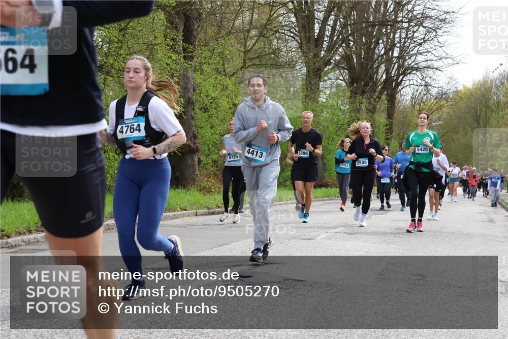 12.04.2026 - 45. Internationalen Wilhelmsburger Insellauf Yannick Fuchs http://msf.ph/oto/9505270 12.04.2026 12:56:03 Laufen 64, 4764, 4413, 5599, 2508, 5735, 2412, 4373, 5428 meine-sportfotos.de