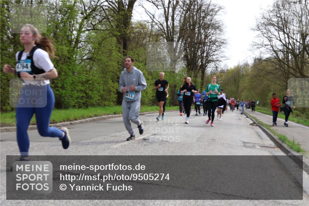 12.04.2026 - 45. Internationalen Wilhelmsburger Insellauf Yannick Fuchs http://msf.ph/oto/9505274 12.04.2026 12:56:04 Laufen 4764, 4413, 2508 meine-sportfotos.de