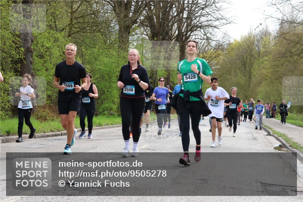 12.04.2026 - 45. Internationalen Wilhelmsburger Insellauf Yannick Fuchs http://msf.ph/oto/9505278 12.04.2026 12:56:05 Laufen 4951, 5599, 5448, 2508, 5428, 4373, 5198, 2478, 5208 meine-sportfotos.de
