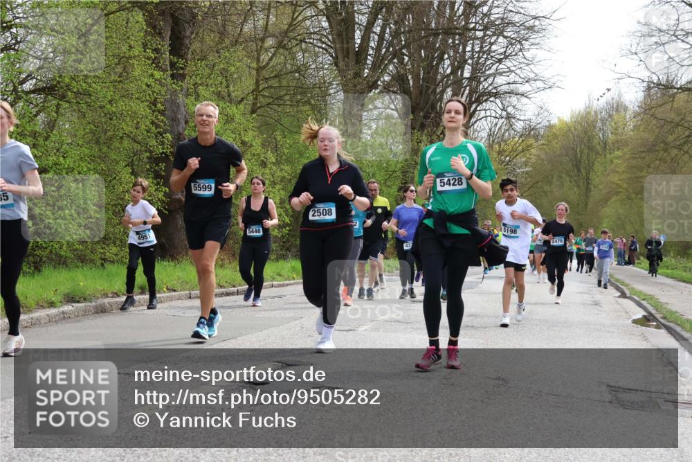 12.04.2026 - 45. Internationalen Wilhelmsburger Insellauf Yannick Fuchs http://msf.ph/oto/9505282 12.04.2026 12:56:05 Laufen 35, 4951, 5599, 5448, 2508, 43, 5428, 5198, 2478, 5208 meine-sportfotos.de