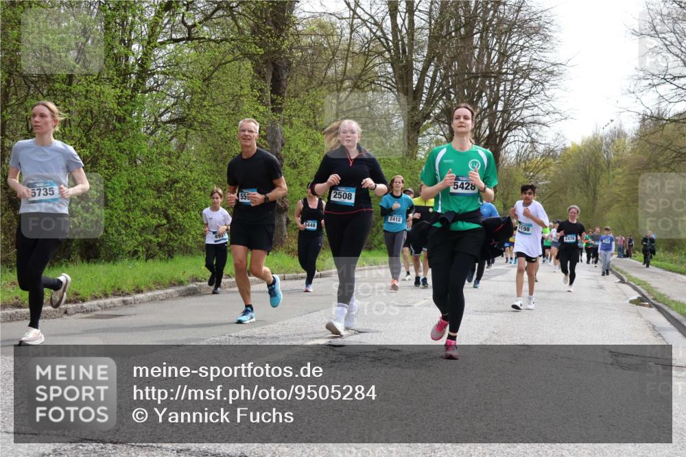 12.04.2026 - 45. Internationalen Wilhelmsburger Insellauf Yannick Fuchs http://msf.ph/oto/9505284 12.04.2026 12:56:06 Laufen 5735, 4951, 559, 5448, 2508, 2412, 5428, 198, 2478 meine-sportfotos.de
