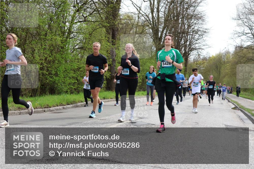 12.04.2026 - 45. Internationalen Wilhelmsburger Insellauf Yannick Fuchs http://msf.ph/oto/9505286 12.04.2026 12:56:06 Laufen 5735, 4951, 599, 2508, 241, 5428, 5198, 2478 meine-sportfotos.de