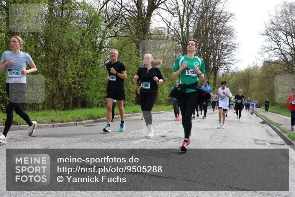 12.04.2026 - 45. Internationalen Wilhelmsburger Insellauf Yannick Fuchs http://msf.ph/oto/9505288 12.04.2026 12:56:07 Laufen 5735, 5599, 2508, 5428, 198, 2478 meine-sportfotos.de