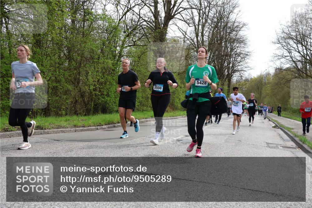 12.04.2026 - 45. Internationalen Wilhelmsburger Insellauf Yannick Fuchs http://msf.ph/oto/9505289 12.04.2026 12:56:07 Laufen 57, 2508, 5428, 198, 2478, 5165 meine-sportfotos.de