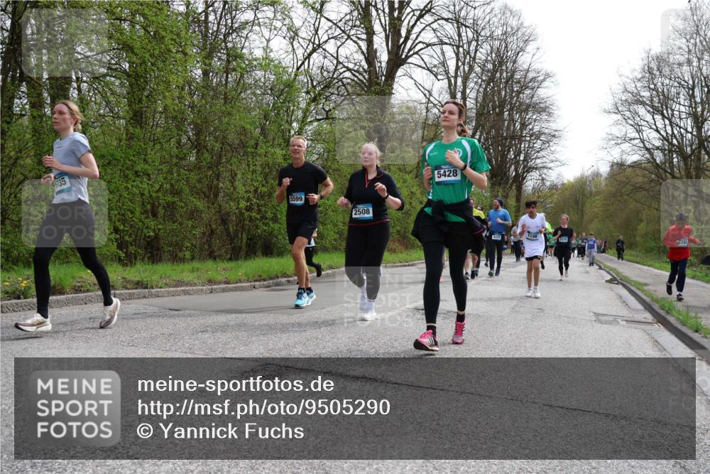 12.04.2026 - 45. Internationalen Wilhelmsburger Insellauf Yannick Fuchs http://msf.ph/oto/9505290 12.04.2026 12:56:07 Laufen 5735, 5599, 2508, 5428, 4372, 2478, 165 meine-sportfotos.de