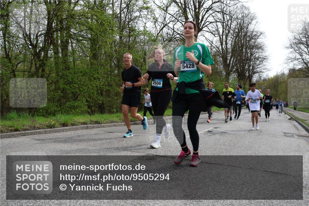 12.04.2026 - 45. Internationalen Wilhelmsburger Insellauf Yannick Fuchs http://msf.ph/oto/9505294 12.04.2026 12:56:08 Laufen 4951, 2508, 5428, 4972, 5198, 2478 meine-sportfotos.de