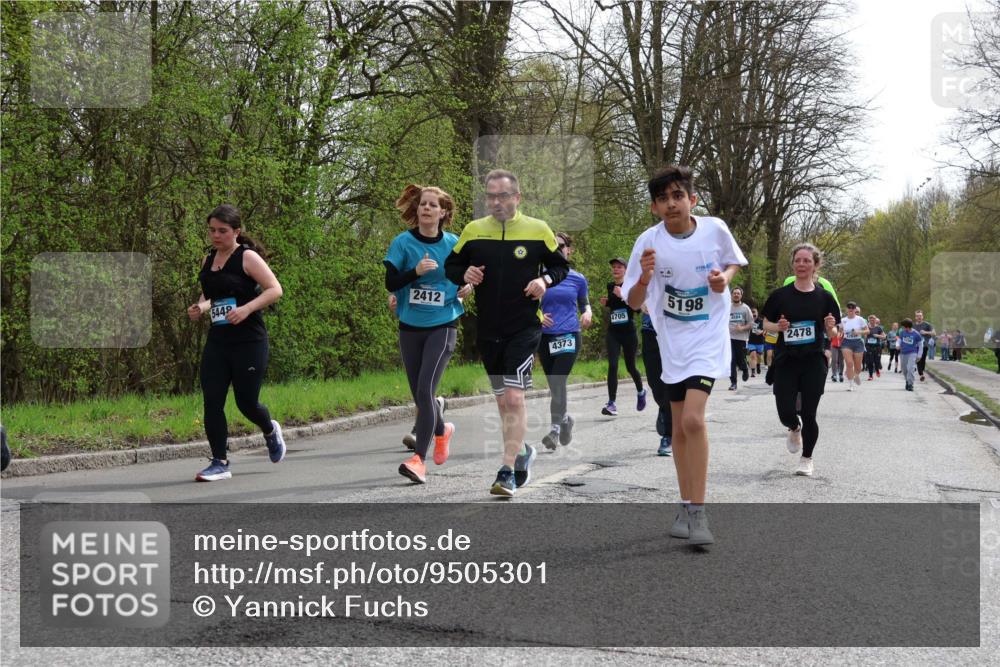 12.04.2026 - 45. Internationalen Wilhelmsburger Insellauf Yannick Fuchs http://msf.ph/oto/9505301 12.04.2026 12:56:09 Laufen 2412, 544, 4373, 4705, 5198, 2478 meine-sportfotos.de