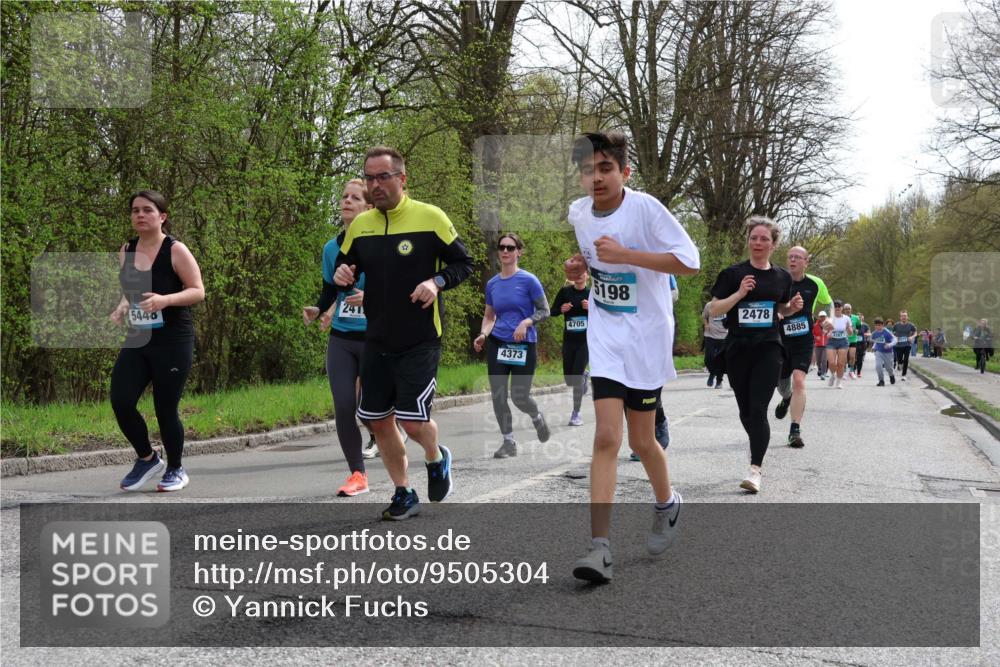 12.04.2026 - 45. Internationalen Wilhelmsburger Insellauf Yannick Fuchs http://msf.ph/oto/9505304 12.04.2026 12:56:10 Laufen 241, 5440, 4373, 4705, 198, 2478, 4885 meine-sportfotos.de