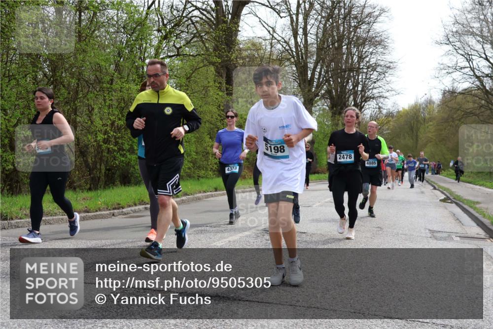 12.04.2026 - 45. Internationalen Wilhelmsburger Insellauf Yannick Fuchs http://msf.ph/oto/9505305 12.04.2026 12:56:10 Laufen 4373, 5198, 2478, 4885 meine-sportfotos.de