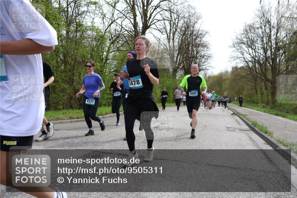 12.04.2026 - 45. Internationalen Wilhelmsburger Insellauf Yannick Fuchs http://msf.ph/oto/9505311 12.04.2026 12:56:11 Laufen 4373, 4705, 2478, 4885 meine-sportfotos.de