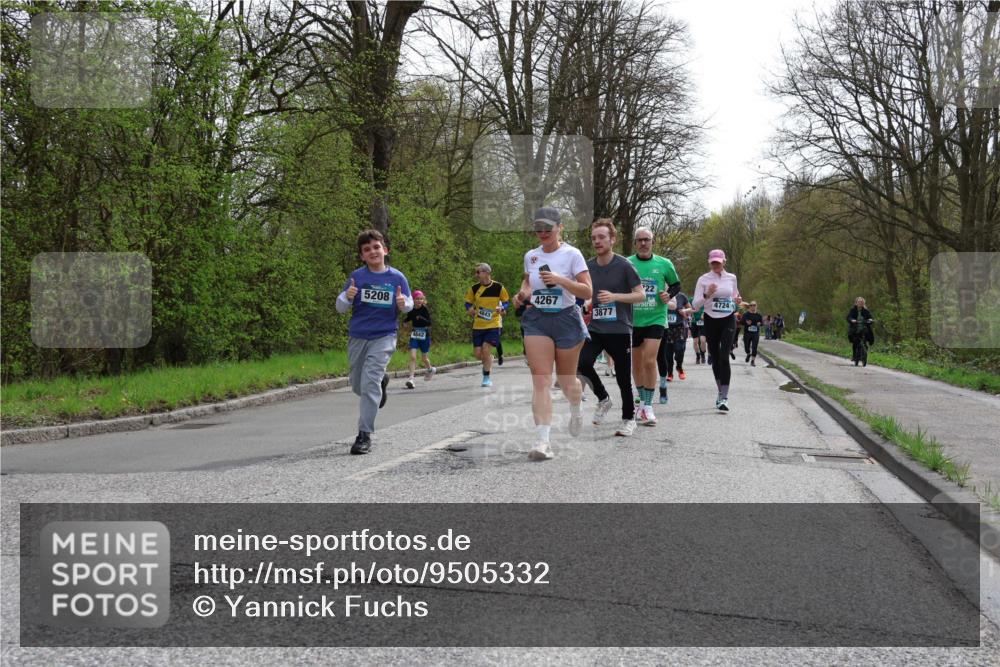 12.04.2026 - 45. Internationalen Wilhelmsburger Insellauf Yannick Fuchs http://msf.ph/oto/9505332 12.04.2026 12:56:16 Laufen 5208, 4842, 4267, 3877, 22, 4724 meine-sportfotos.de