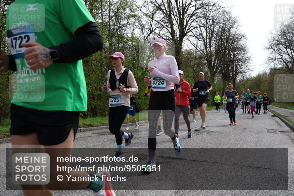 12.04.2026 - 45. Internationalen Wilhelmsburger Insellauf Yannick Fuchs http://msf.ph/oto/9505351 12.04.2026 12:56:19 Laufen 4722, 1986, 2015, 4723, 42, 4724, 4514, 4351, 5123 meine-sportfotos.de