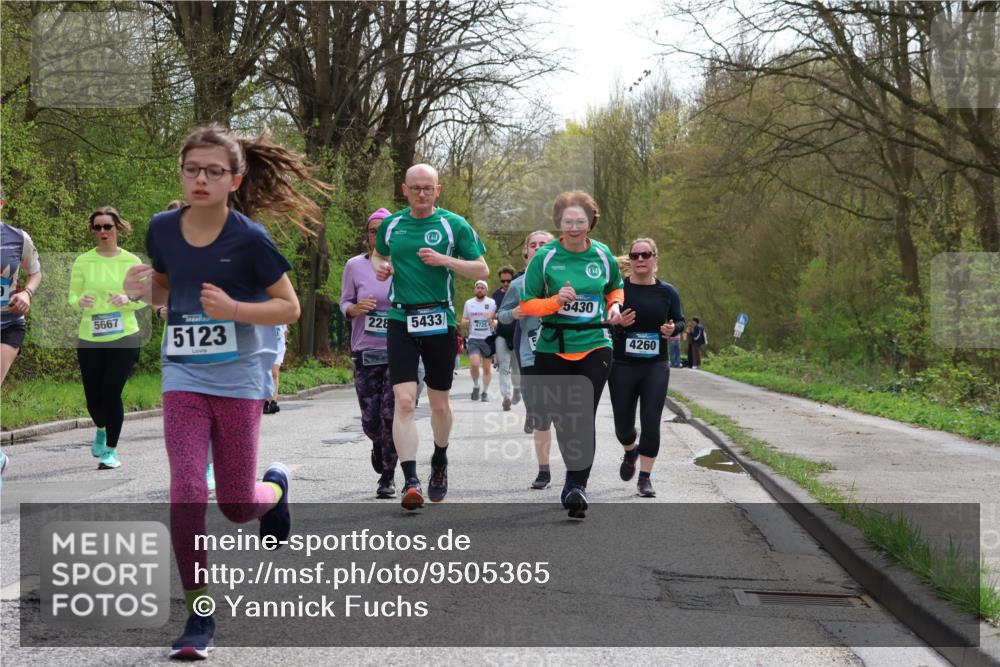 12.04.2026 - 45. Internationalen Wilhelmsburger Insellauf Yannick Fuchs http://msf.ph/oto/9505365 12.04.2026 12:56:22 Laufen 5667, 5123, 228, 5433, 4725, 5430, 4260 meine-sportfotos.de