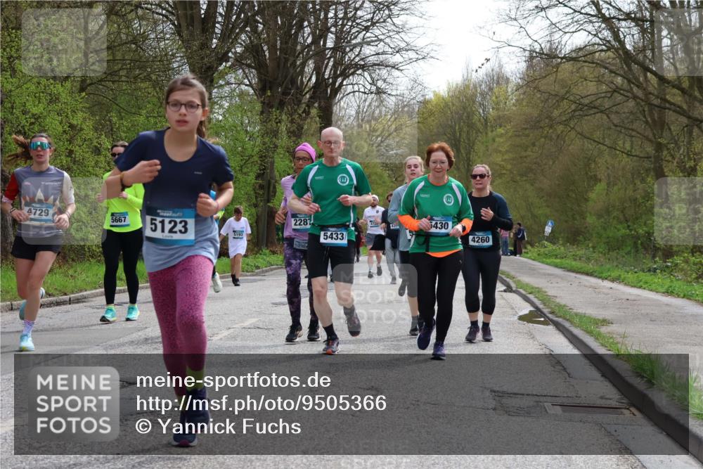 12.04.2026 - 45. Internationalen Wilhelmsburger Insellauf Yannick Fuchs http://msf.ph/oto/9505366 12.04.2026 12:56:22 Laufen 4729, 5667, 5123, 5193, 2287, 5433, 47, 5430, 4260 meine-sportfotos.de